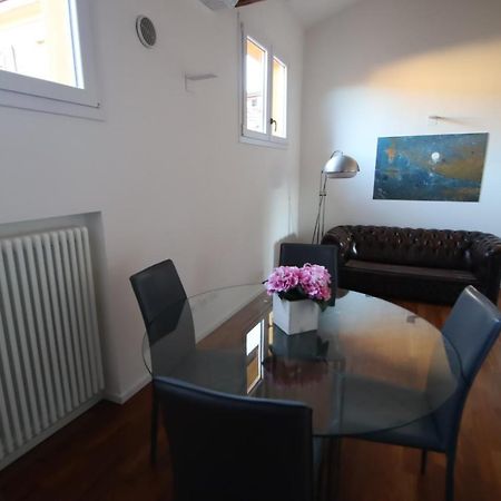 Charme Appartamento Immerso Tra Le Mura Bolognesi Exterior foto