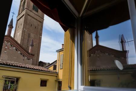 Charme Appartamento Immerso Tra Le Mura Bolognesi Exterior foto